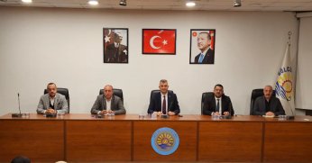 Sezer, muhtarların taleplerini dinledi