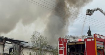 Üretim tesisinde korkutan yangın