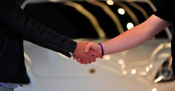 Tüketici derneklerinden araç alacaklara önemli uyarı