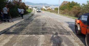 Değirmendere’de asfalt yama çalışması