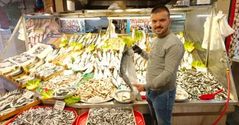 Tezgahlarda hamsi bolluğu