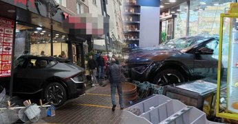 Kontrolden çıkan cip şarküteriye daldı