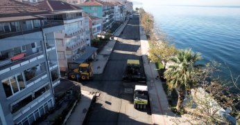 Halıdere sahilinde üstyapı sil baştan