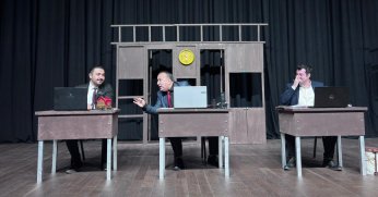 “Kırık Ayna” oyunu beğeni topladı