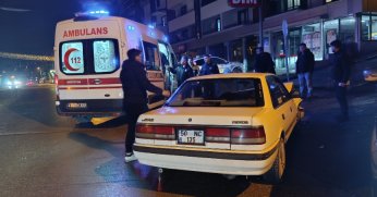 İki otomobil çarpıştı: 2 yaralı