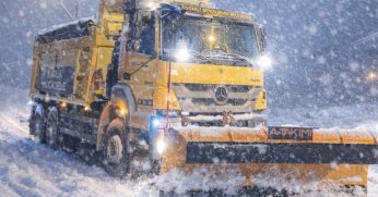 Ekipler yolları açık tutmak için çalışıyor