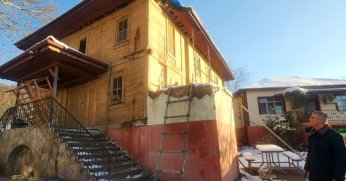 Sezer’den tarihi camide inceleme