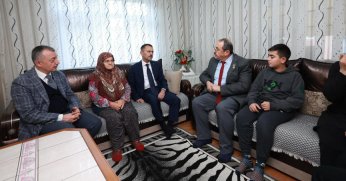 Protokolden şehit ailelerine ziyaret