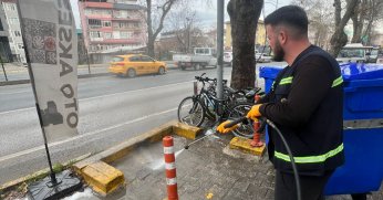 Çöp konteynerlerinde dezenfeksiyon çalışması