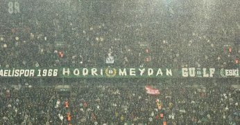 Kar yağışı tribünleri etkiledi