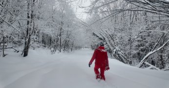 Karla kaplı yollarda  adrenalin yaşadılar