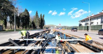 Raylar Kartepe’ye  doğru döşeniyor   