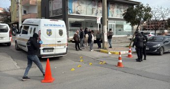 Diş polikliniğine kurşun isabet etti