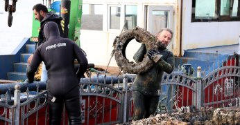 Eskihisar Sahili’nde dip temizliği yapıldı