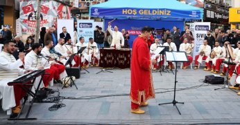 Ramazan, ilahi programıyla karşılandı