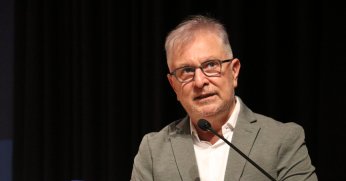 Yazar Yekta Kopan’a ödül