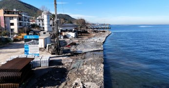 Ulaşlı sahiline dalga kırıcı set