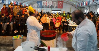 Büyükşehir Ramazan Çadırı neşe saçıyor