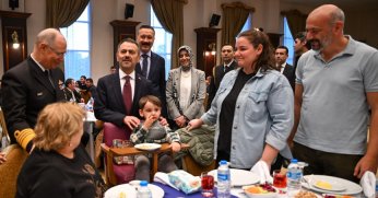 Şehit aileleri ve gazilerle iftar
