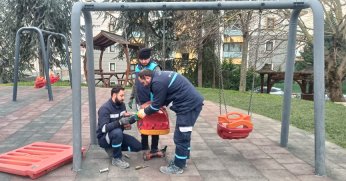 Parklarda bakım ve onarım çalışması