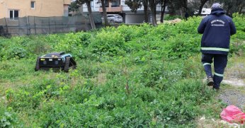 Yeşil alanda robot dönemi