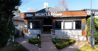 Muhtarhane büyük beğeni topluyor