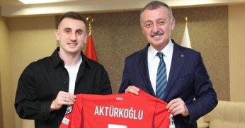 Kerem Aktürkoğlu’ndan Başkan Büyükakın’a Milli forma