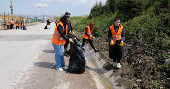 Üniversitelilerden örnek davranış