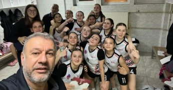 İzmit Zirve başarıya doymuyor