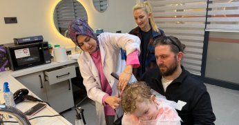 İlk tıraş heyecanını Gonca’da yaşadı