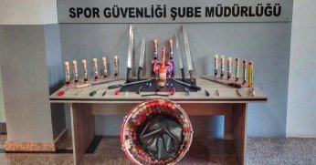 Deplasman otobüsünden adeta cephanelik çıktı