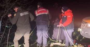 Ormanda mahsur kalan 3 kişi kurtarıldı