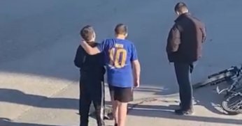 Çocuklar yaralı kedinin başında nöbet tuttu