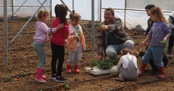 Çocuk Serası’nda ilk fidelerini ektiler