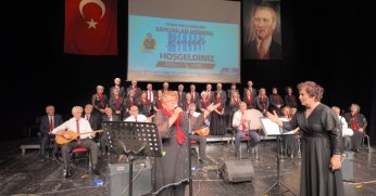 Saygınlar Korosu gönülleri coşturdu