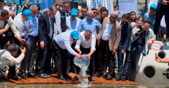 6 bin yavru balık denizle buluştu