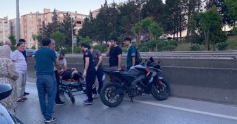 Motosiklet otomobile çarptı: 1 ağır yaralı