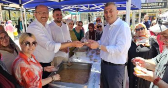 AK Parti Gölcük’ten aşure ikramı