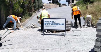 Halıdere’de parke yollara yenileme