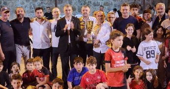 Hasaneyn köyü şampiyonluğu kutladı
