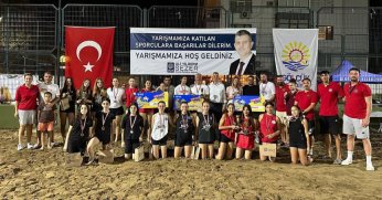 Plaj voleybolu heyecanı yaşandı