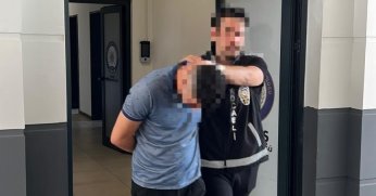 ‘Polisim’ yalanıyla altınları dolandırdı