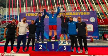 Kağıtsporlu Emirhan’dan altın madalya