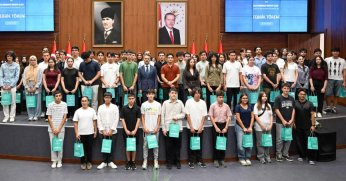 Başarılı öğrenciler onurlandırıldı