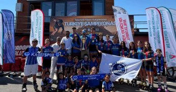Kağıtspor 16 madalyayla döndü