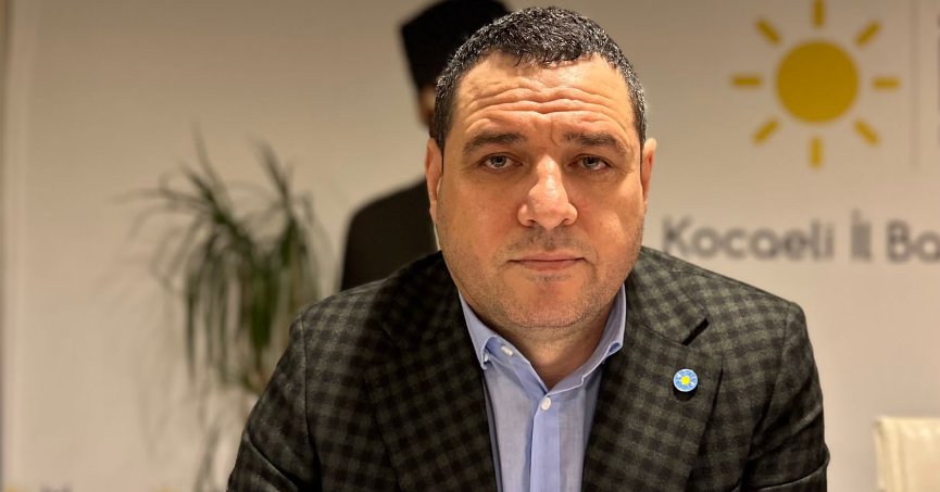 Acur, il başkanlığına adaylığını açıkladı