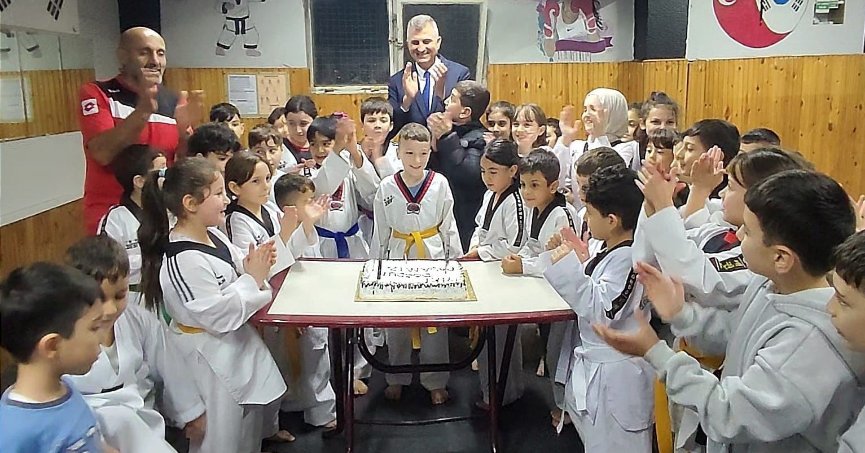 Sezer ile sporcular buluştu