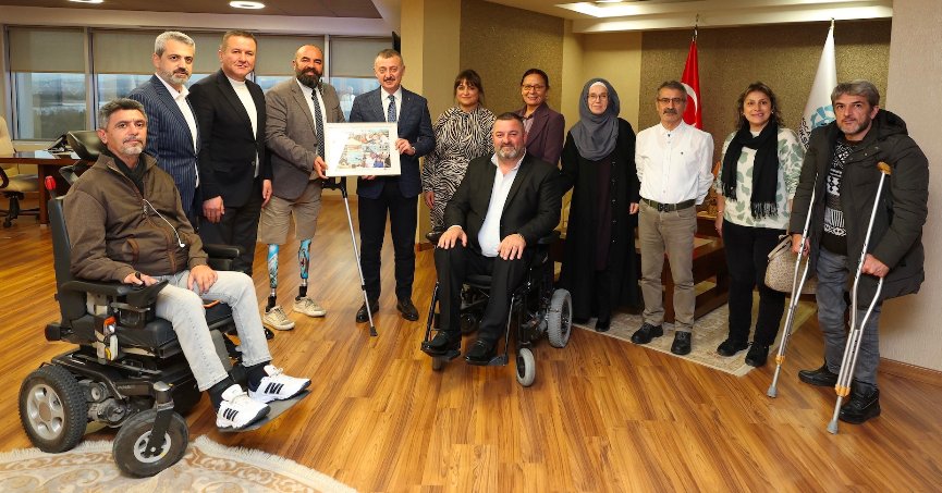 ‘Engelsiz bir hizmet biçimini benimsiyoruz’