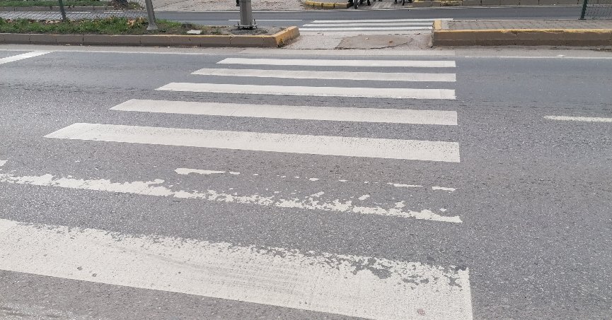 Yaya geçidine  düzenleme gerekli