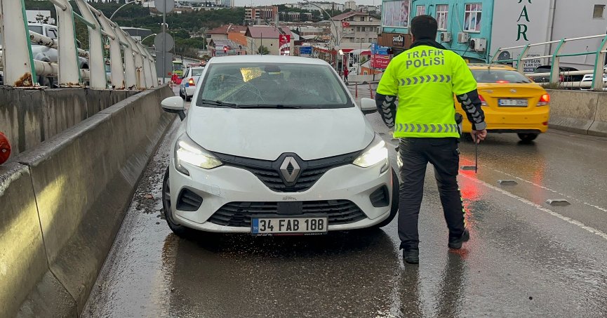 Otomobilin çarptığı kişi yaralandı